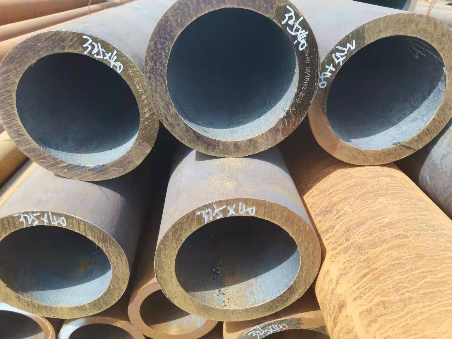 化肥設(shè)備用高壓無縫鋼管